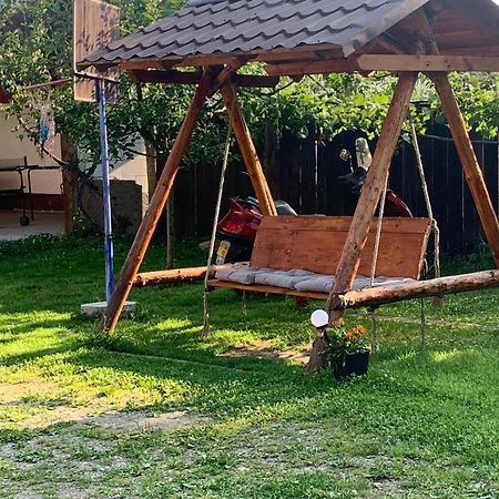 Casa Mari Hotell Cîrţişoara Exteriör bild