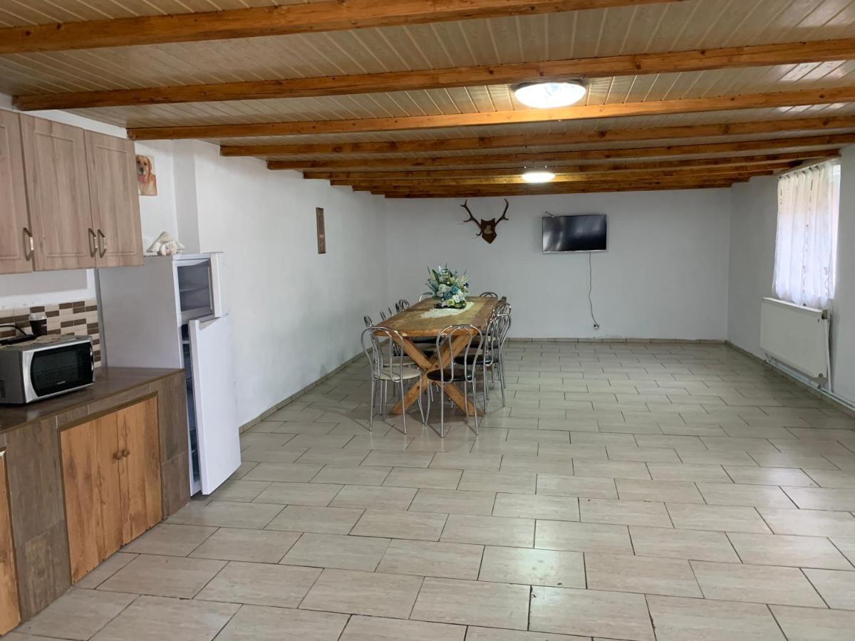 Casa Mari Hotell Cîrţişoara Exteriör bild