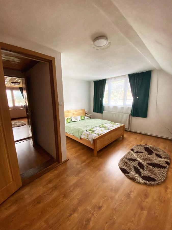 Casa Mari Hotell Cîrţişoara Exteriör bild